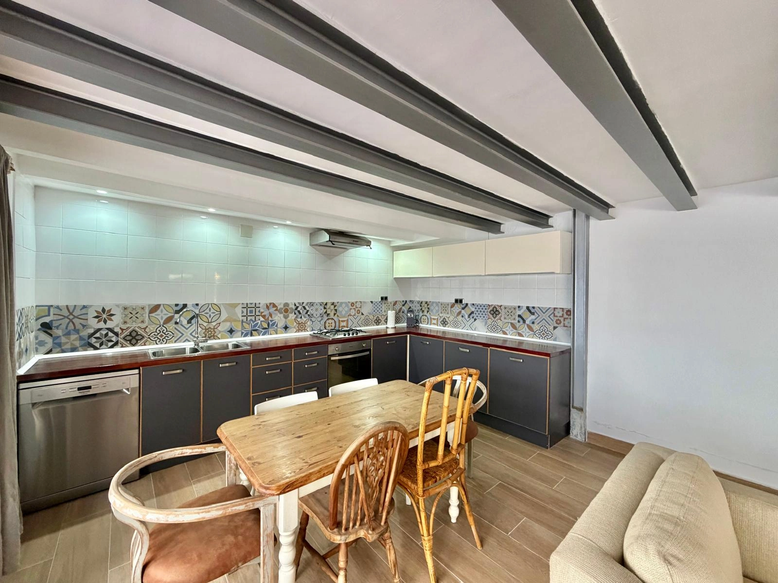 Charmante maison de village avec licence touristique à vendre au cœur de Jávea.