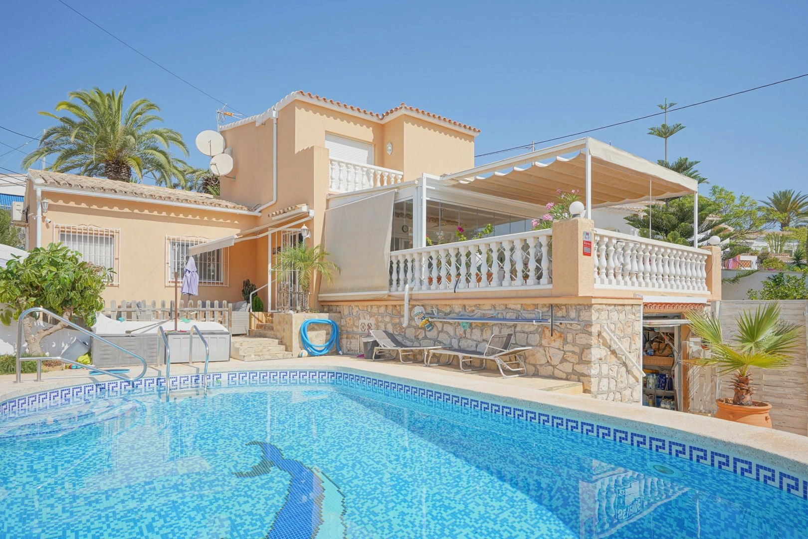 Traditionelle Villa mit Meerblick in Strandnähe in Calpe zu verkaufen