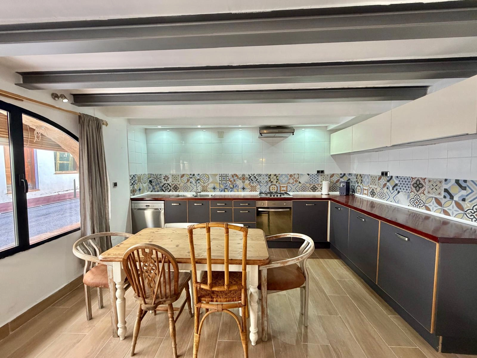 Charmante maison de village avec licence touristique à vendre au cœur de Jávea.