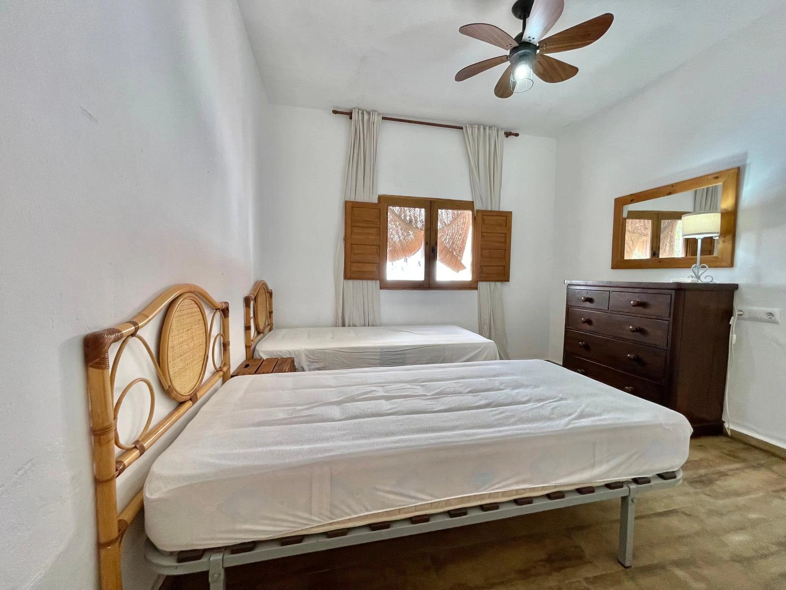 Charmante maison de village avec licence touristique à vendre au cœur de Jávea.