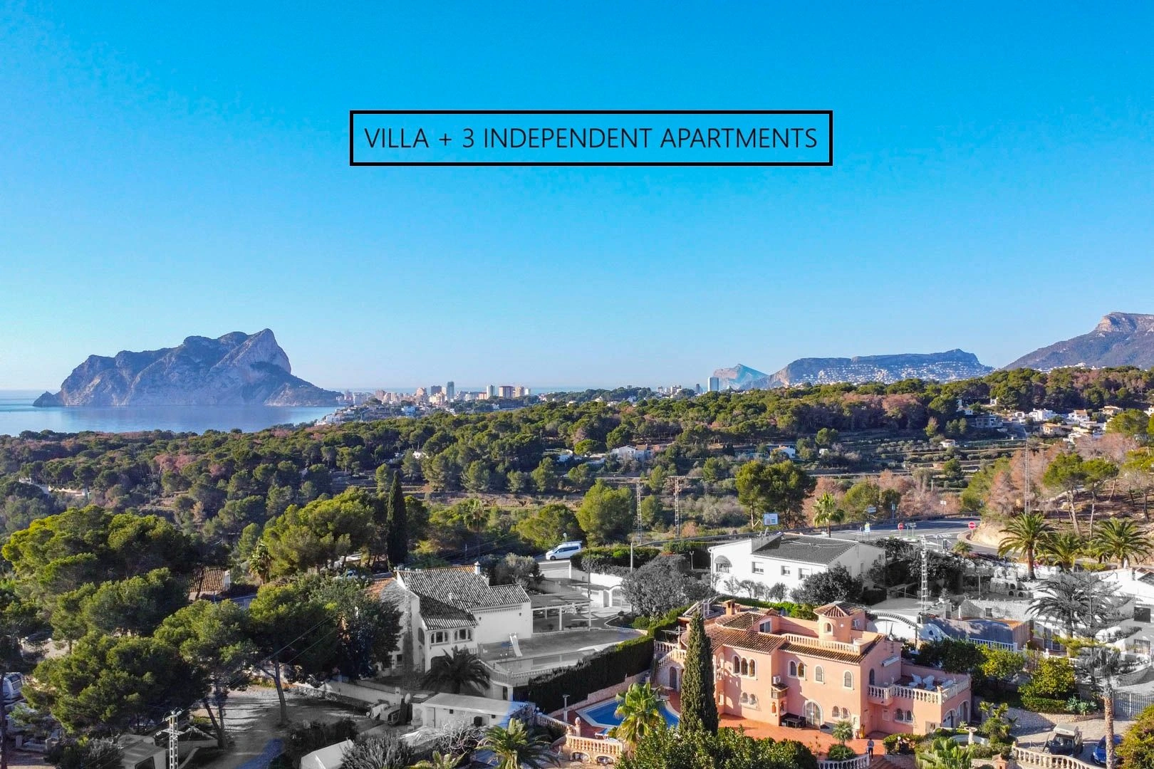 Preciosa villa espaciosa en venta con vistas al mar situada en Benissa a poca distancia del mar