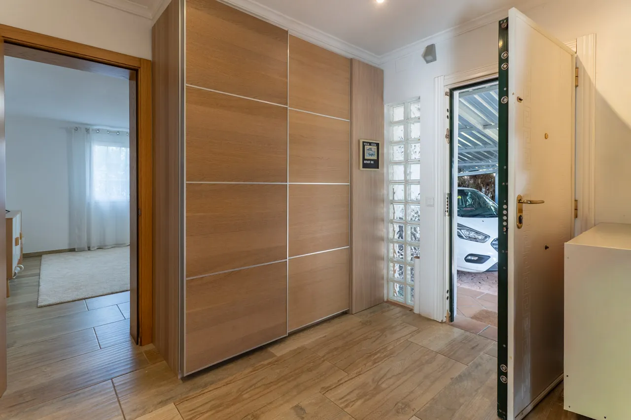 Villa con vistas al mar y cerca de la playa en venta en denia - 2