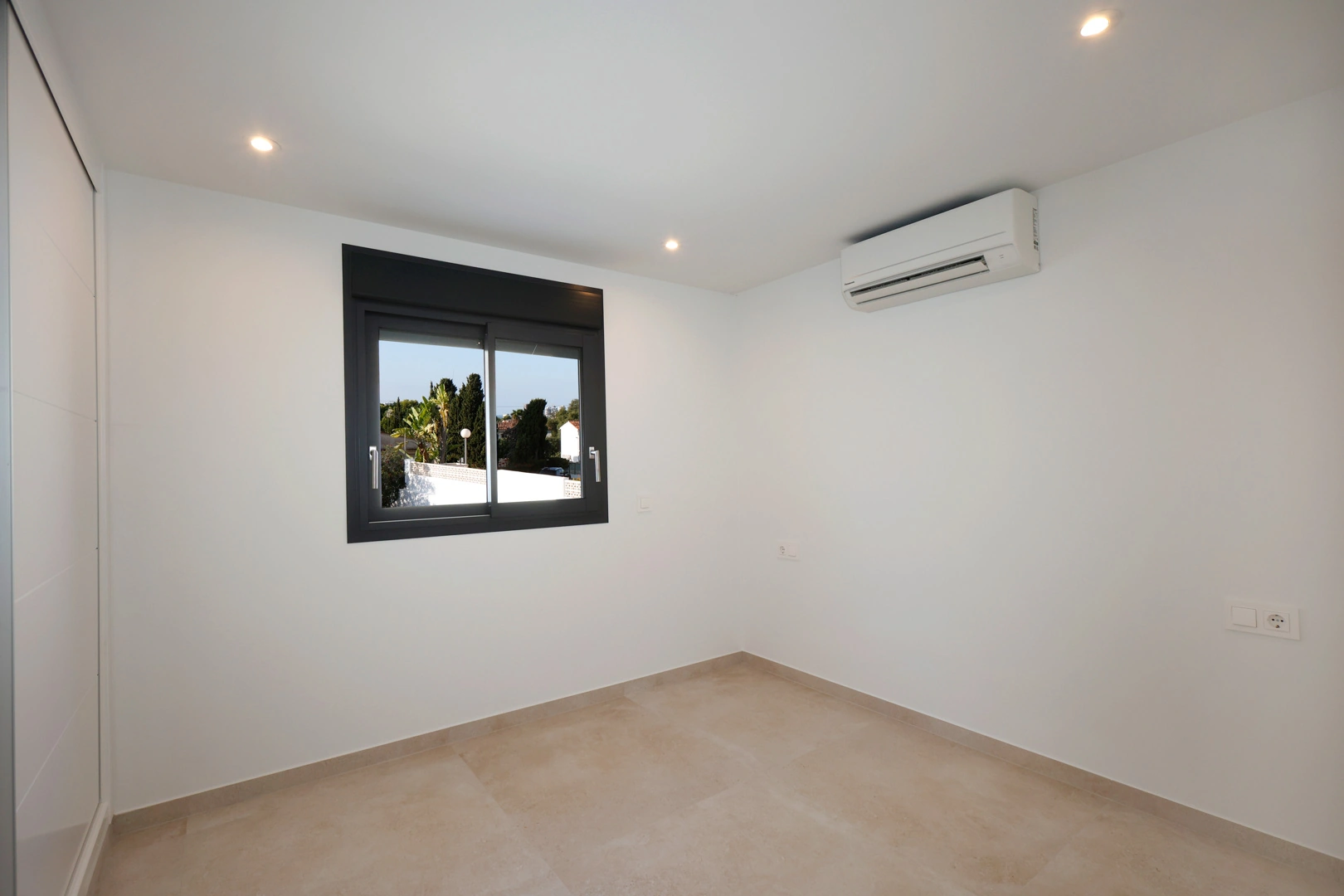 Villa moderna con vistas a la montaña, a la venta en Calpe.