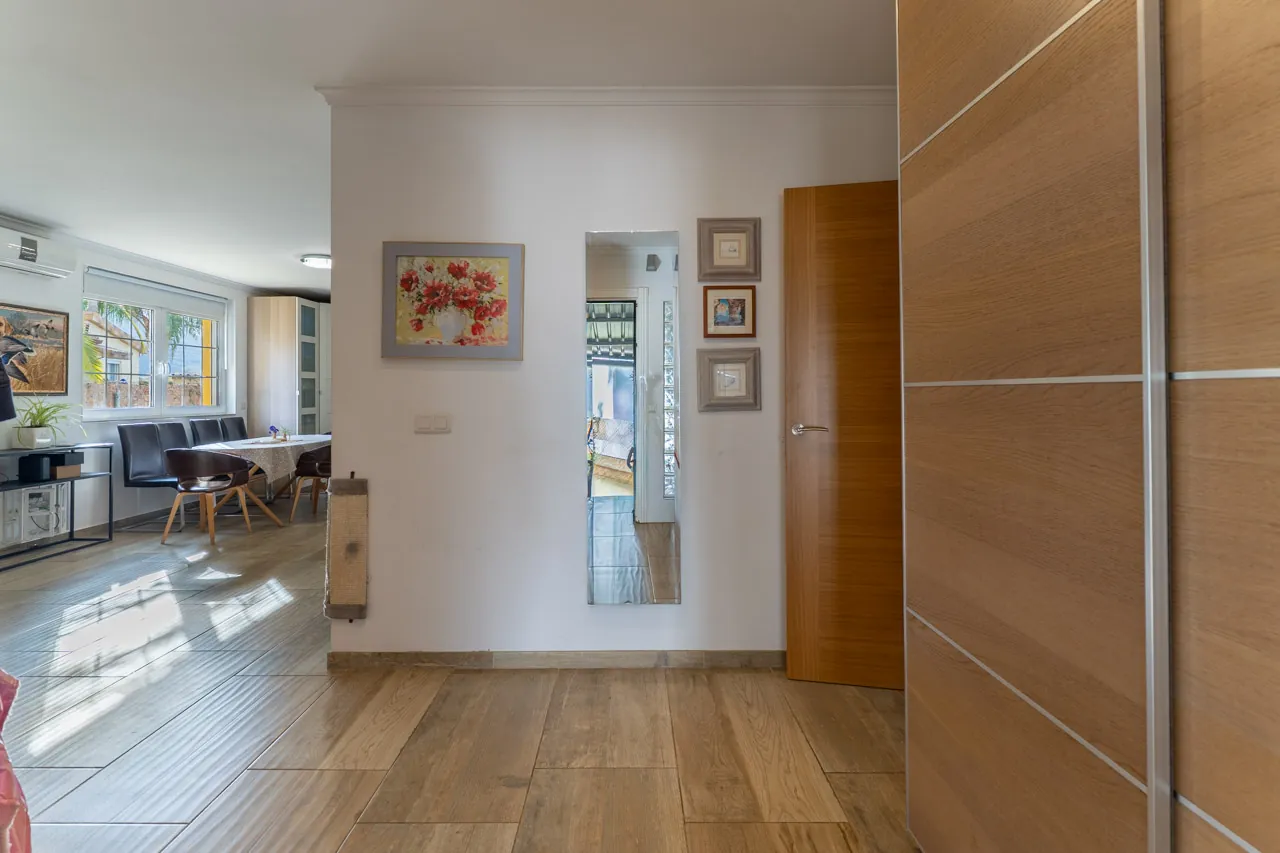 Villa con vistas al mar y cerca de la playa en venta en denia - 3