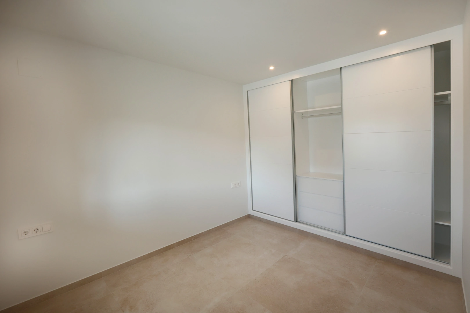 Villa moderna con vistas a la montaña, a la venta en Calpe.