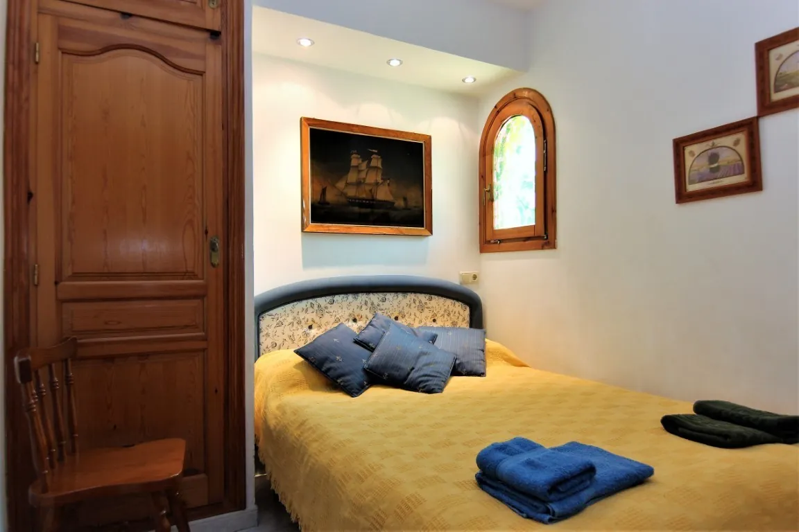 Magnifique villa spacieuse à vendre avec vue sur la mer située à Benissa, à quelques pas de la mer.