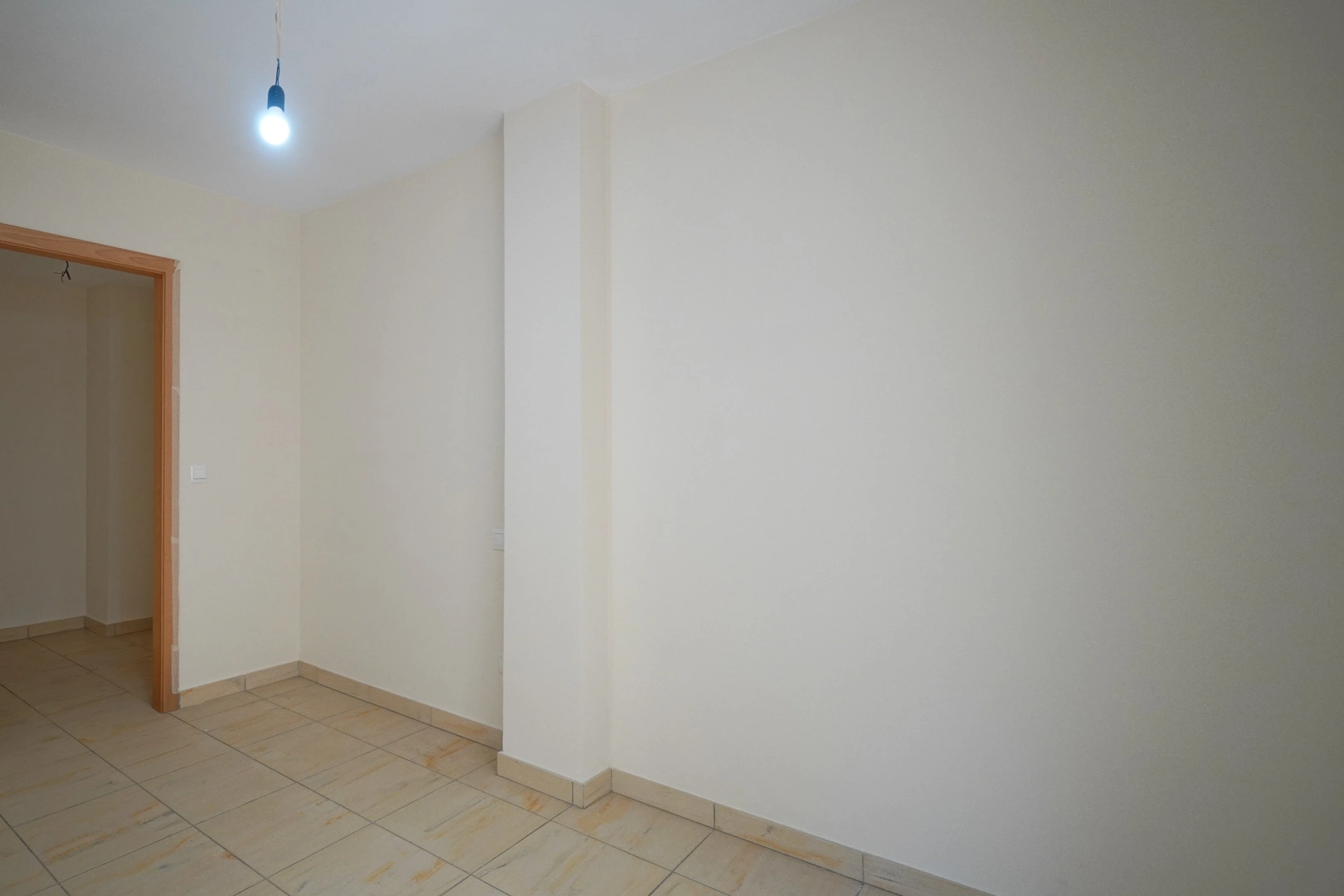 Luminoso apartamento en Teulada con patio privado y excelente ubicación.