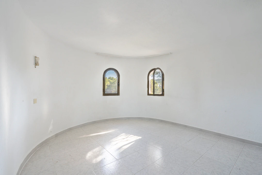 Villa tradicional de 5 dormitorios en venta en Jávea.