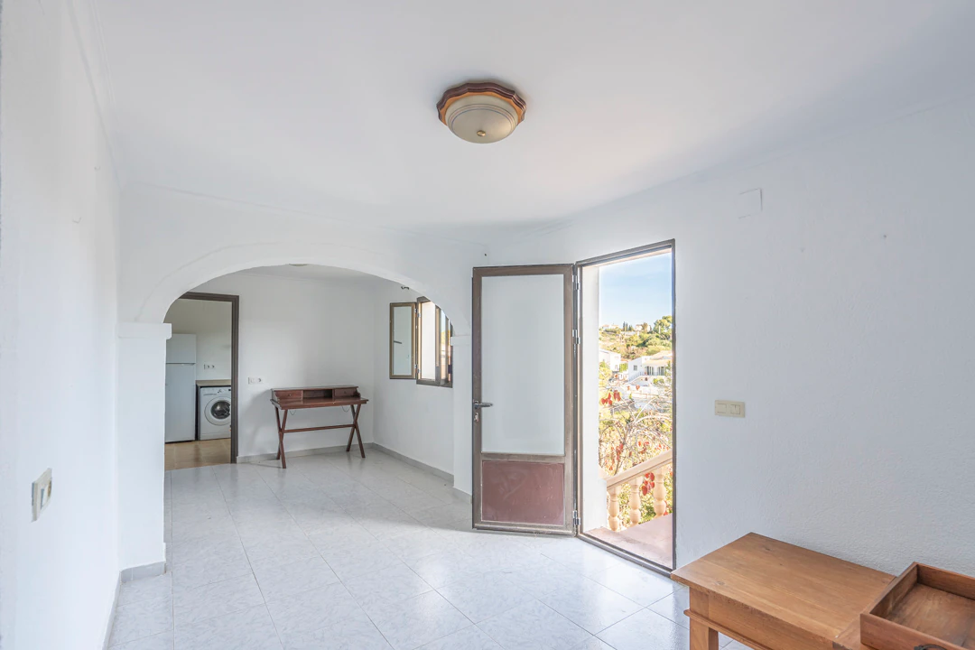 Villa tradicional de 5 dormitorios en venta en Jávea.