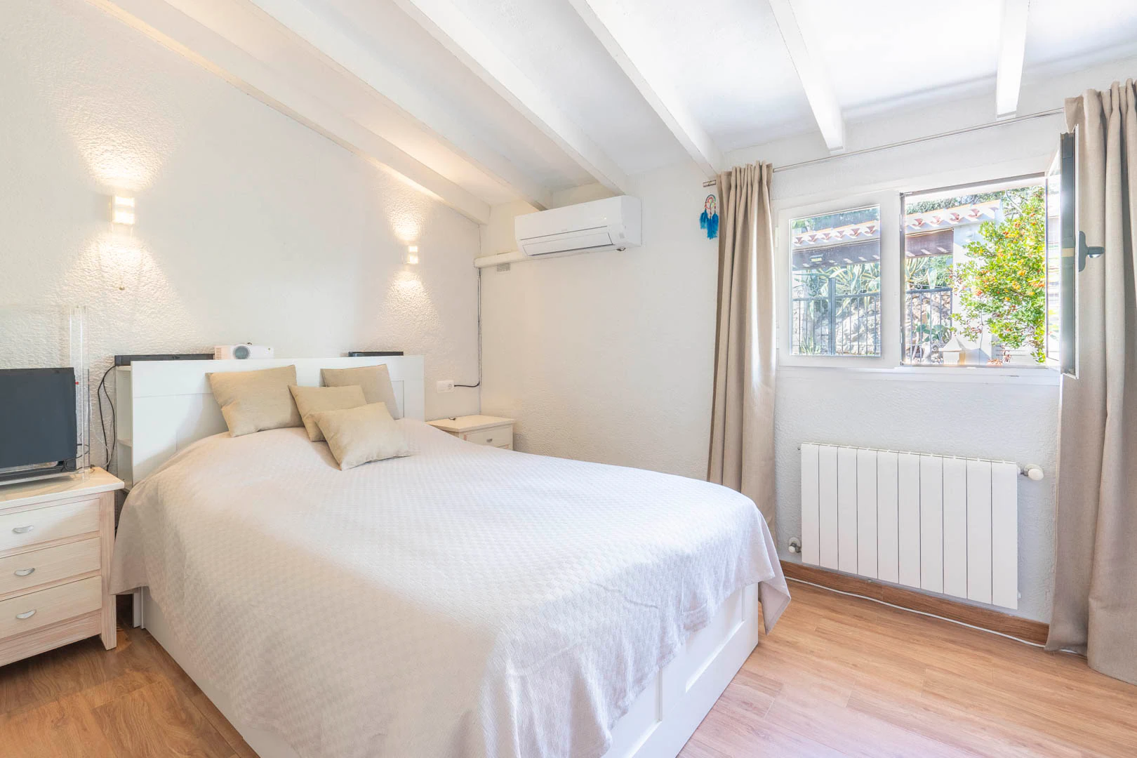 Villa tradicional de 5 dormitorios en venta en Jávea.
