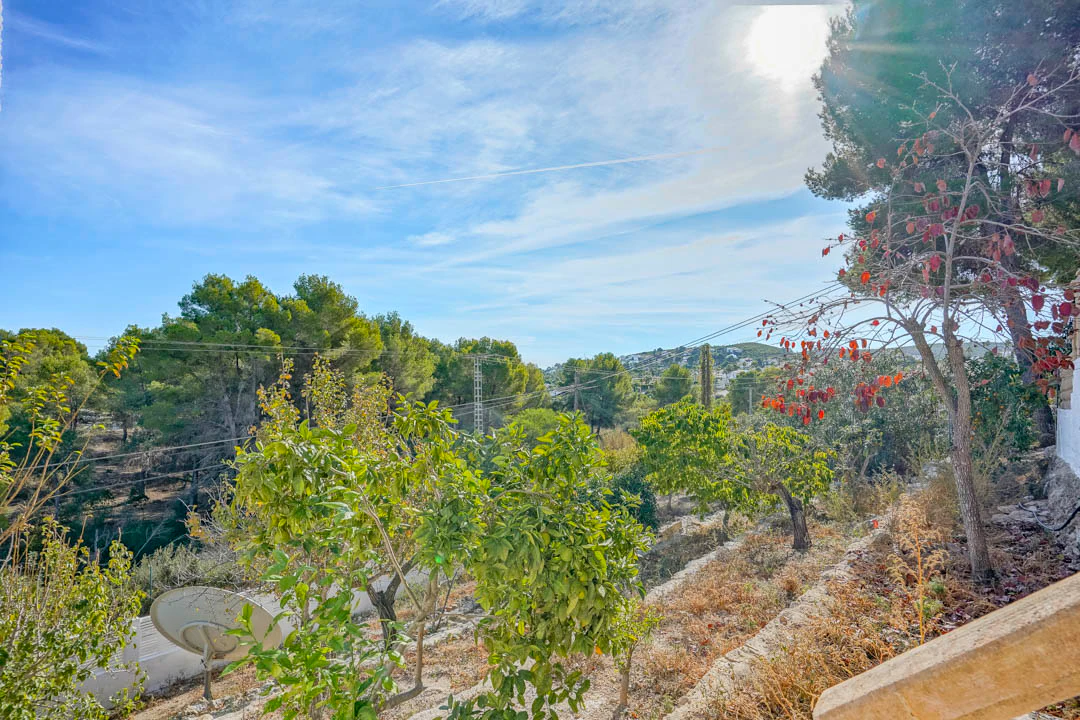 Villa tradicional de 5 dormitorios en venta en Jávea.