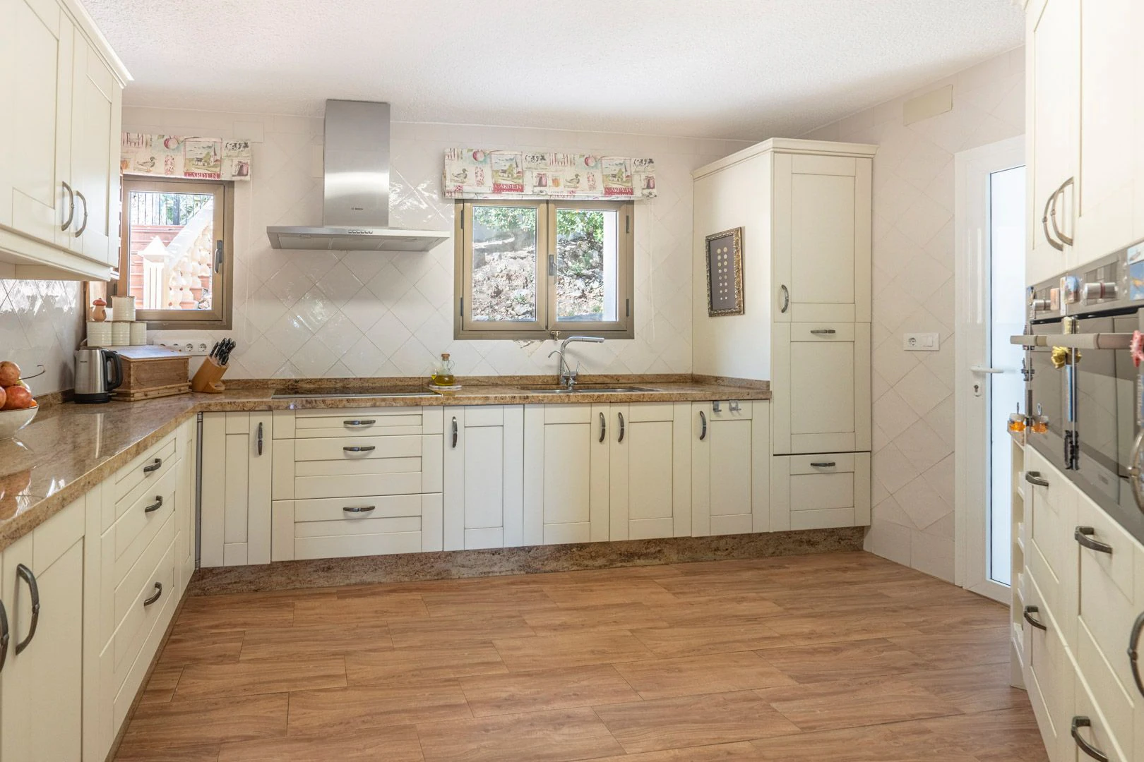 Villa tradicional de 5 dormitorios en venta en Jávea.