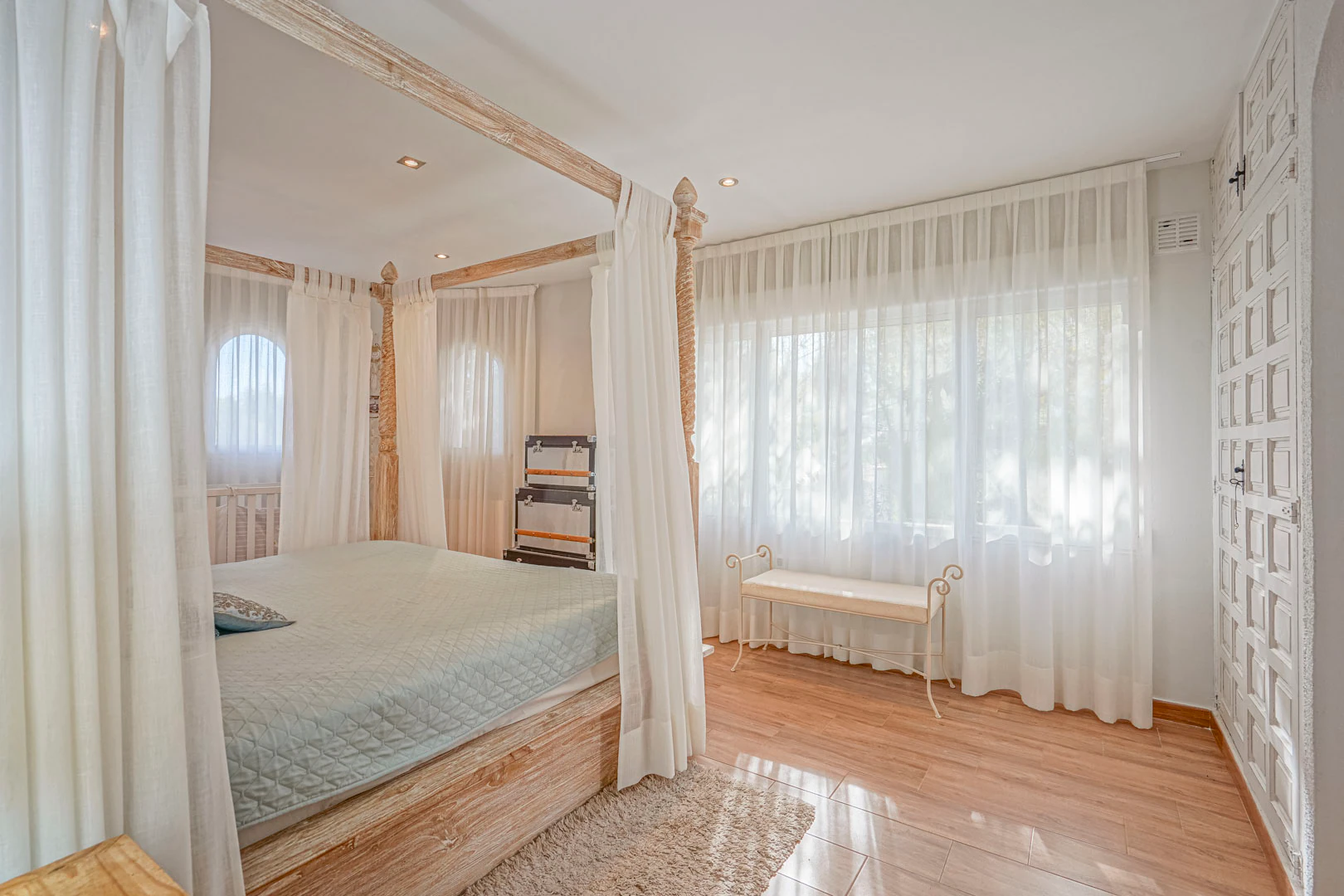 Villa tradicional de 5 dormitorios en venta en Jávea.