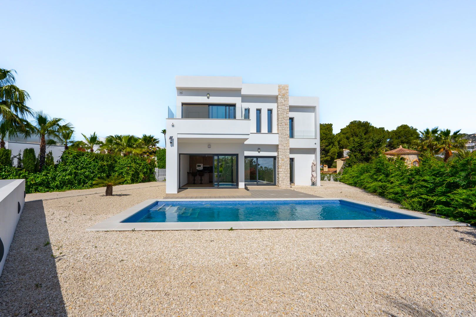Villa moderne avec vue sur la mer et grand terrain à Benissa.