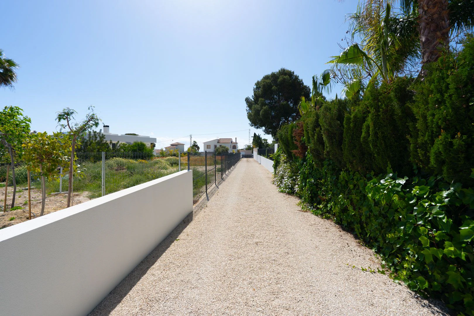 Villa moderne avec vue sur la mer et grand terrain à Benissa.