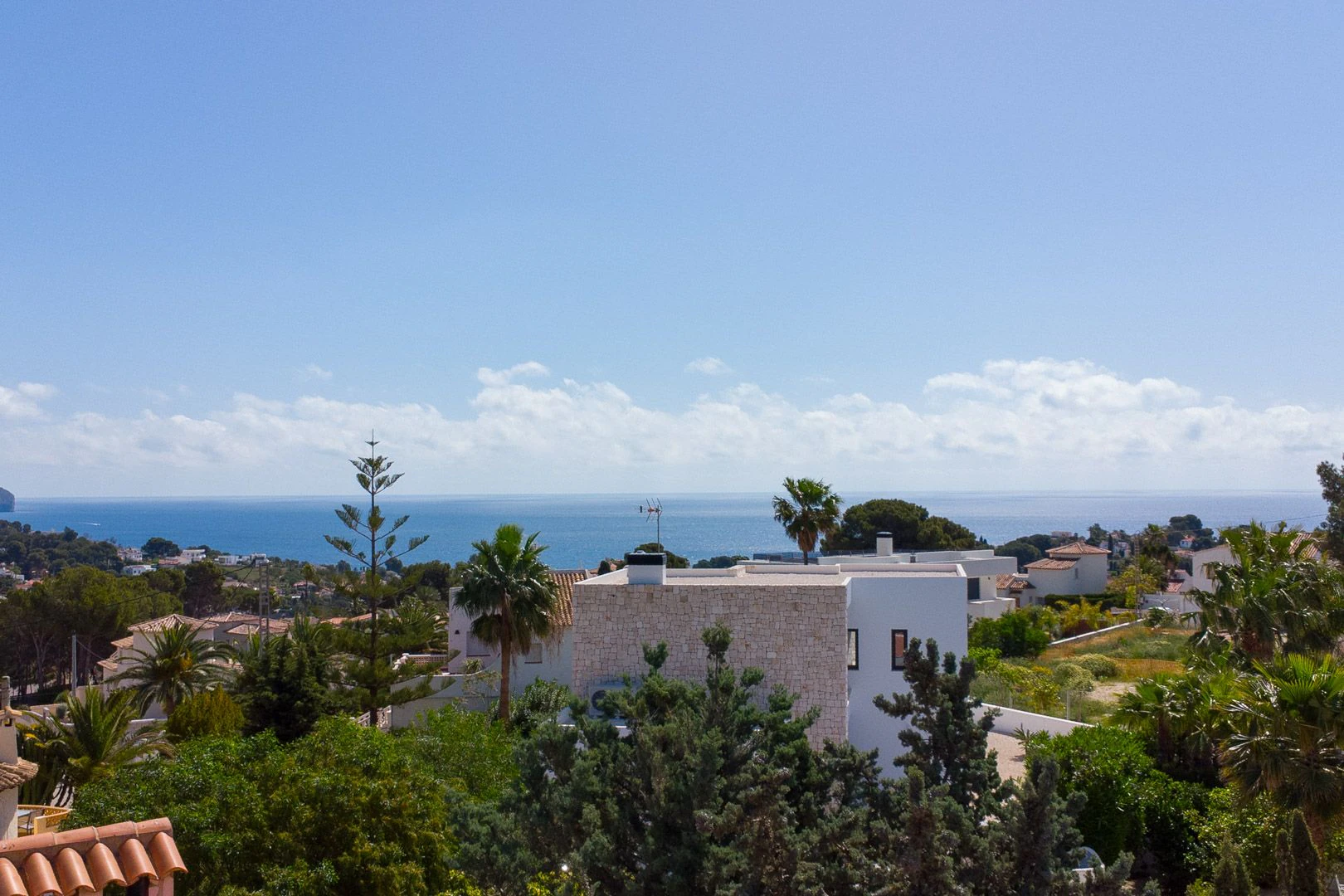 Villa moderne avec vue sur la mer et grand terrain à Benissa.