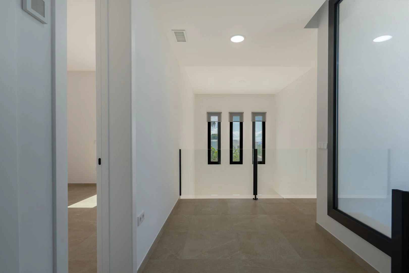 Villa moderne avec vue sur la mer et grand terrain à Benissa.