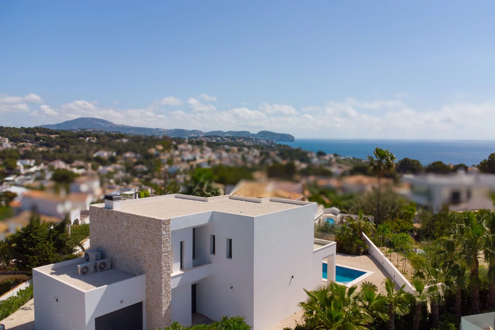 Villa moderne avec vue sur la mer et grand terrain à Benissa.