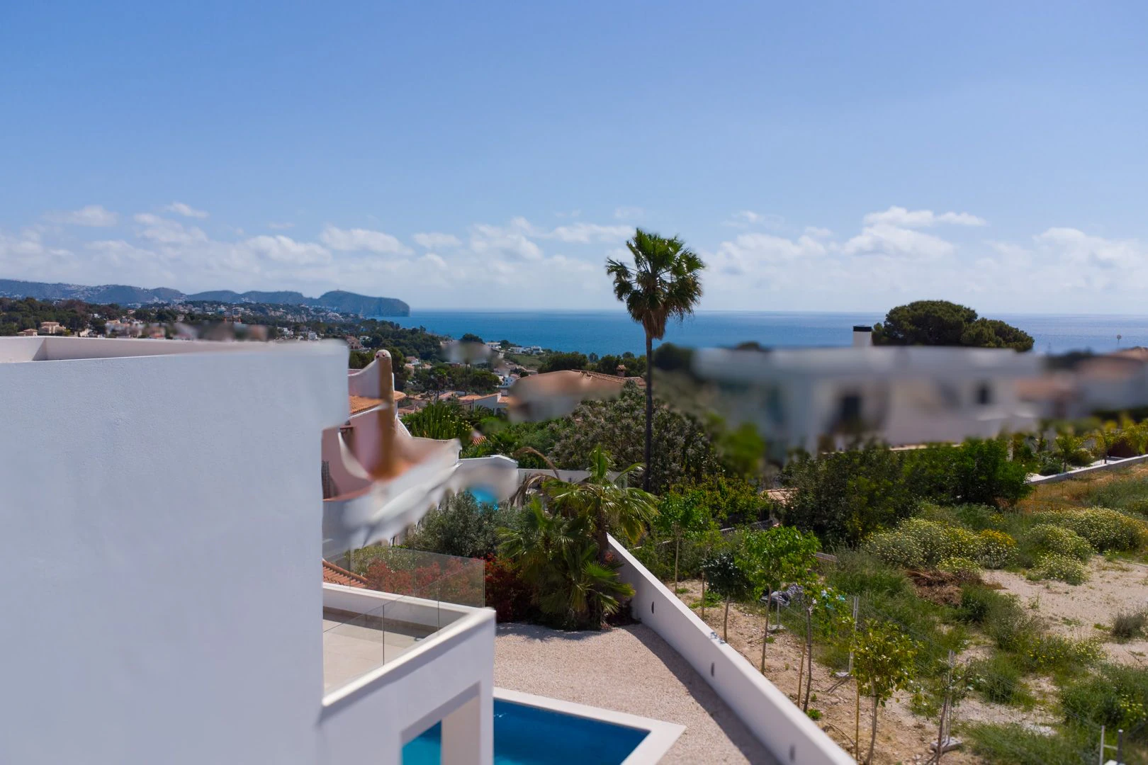 Villa moderne avec vue sur la mer et grand terrain à Benissa.