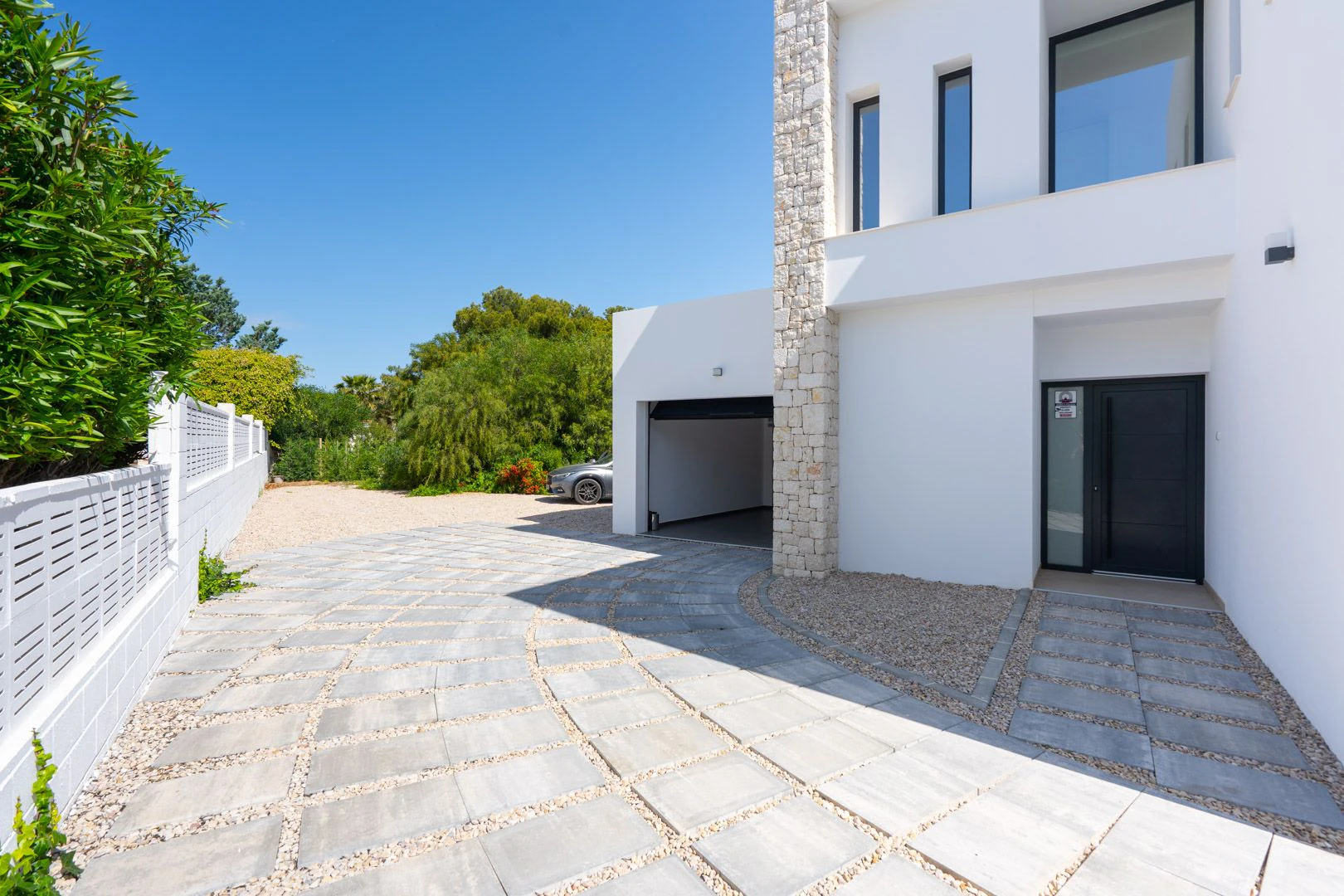 Villa moderne avec vue sur la mer et grand terrain à Benissa.