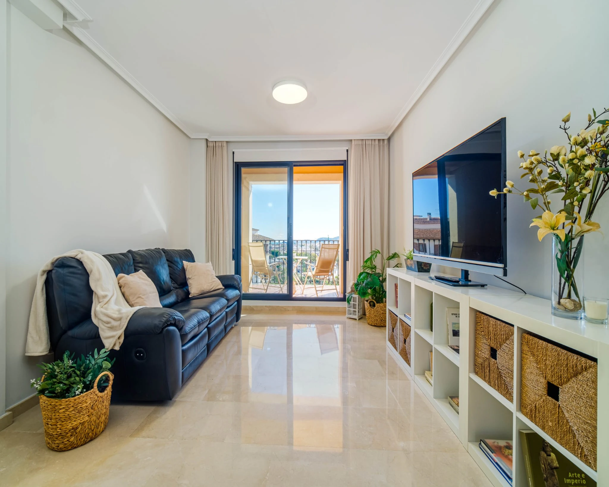 Appartement lumineux de 2 chambres avec vues dégagées à vendre à Javea.