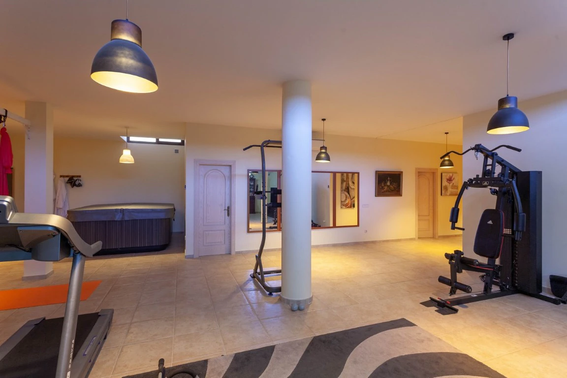 Superbe villa avec vue panoramique sur la mer, piscine et équipements de luxe à Calpe