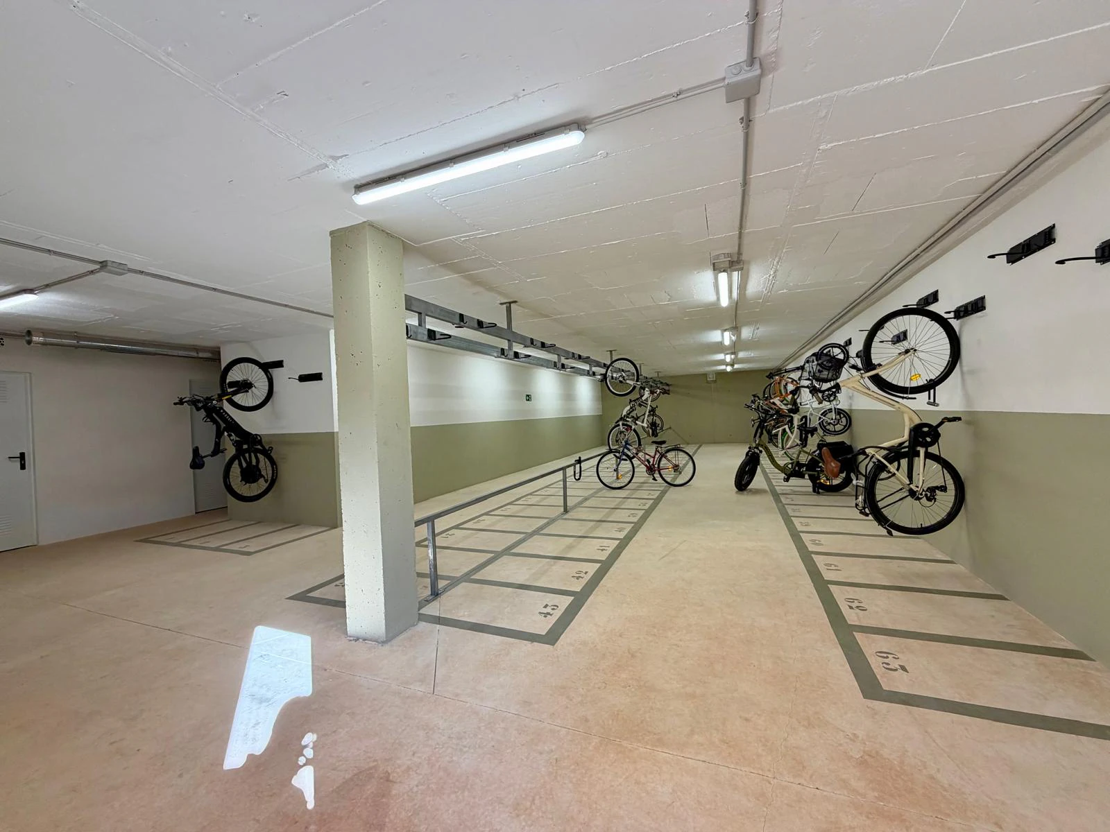 Exclusiva planta baja con 3 dormitorios en venta en Denia a pasos del centro y de comercios