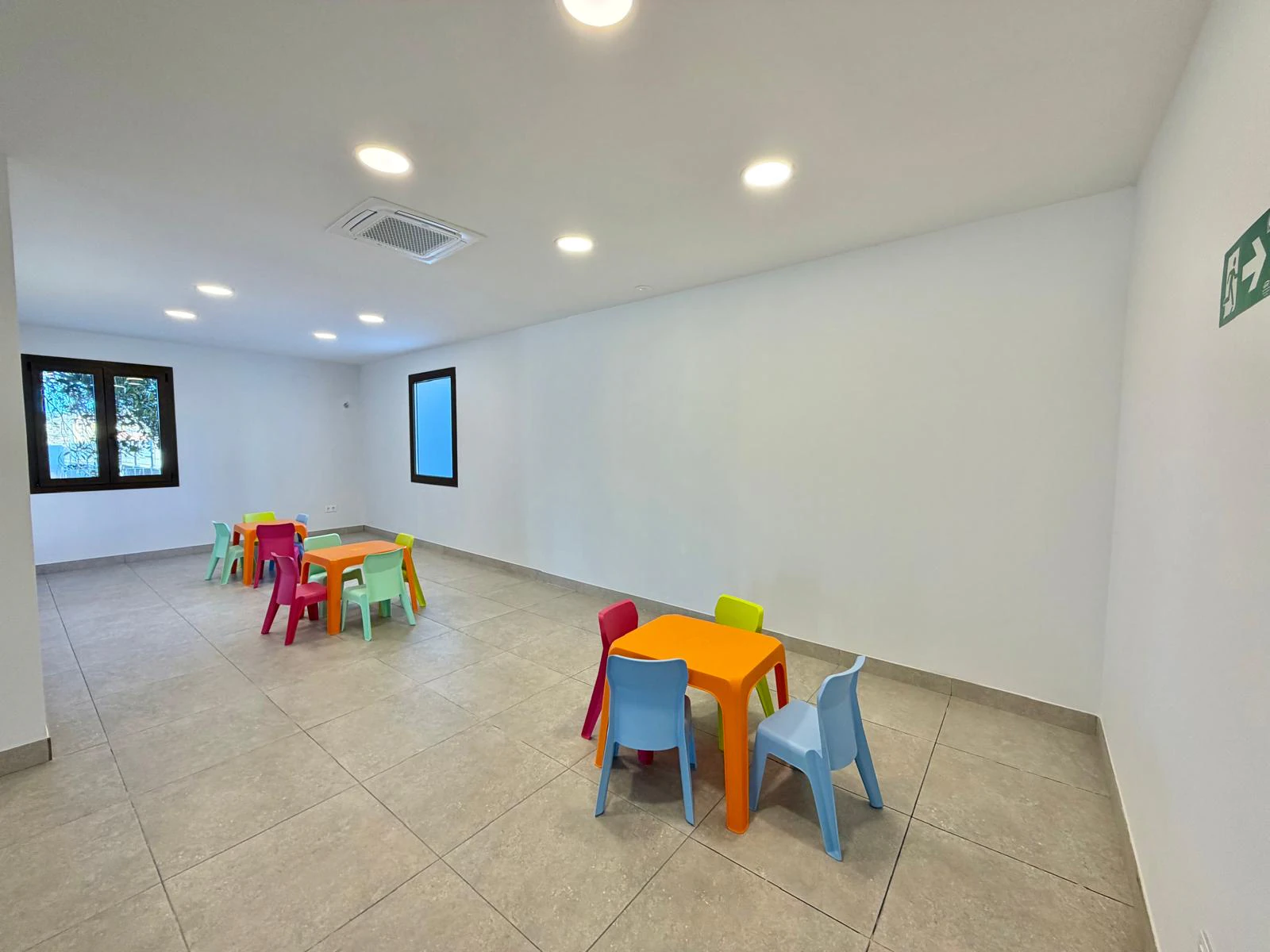 Exclusiva planta baja con 3 dormitorios en venta en Denia a pasos del centro y de comercios