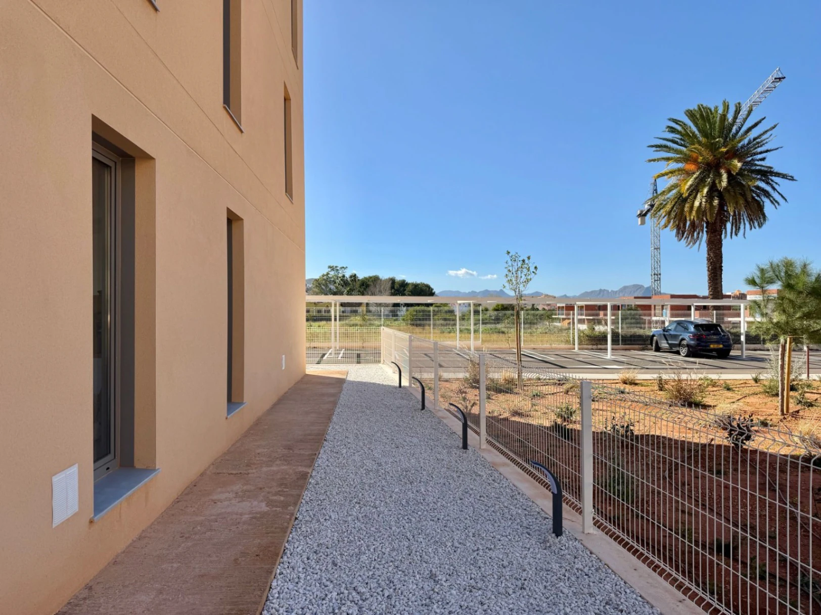 Exclusiva planta baja con 3 dormitorios en venta en Denia a pasos del centro y de comercios