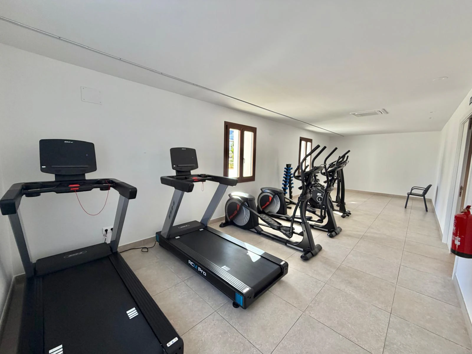 Exclusiva planta baja con 3 dormitorios en venta en Denia a pasos del centro y de comercios