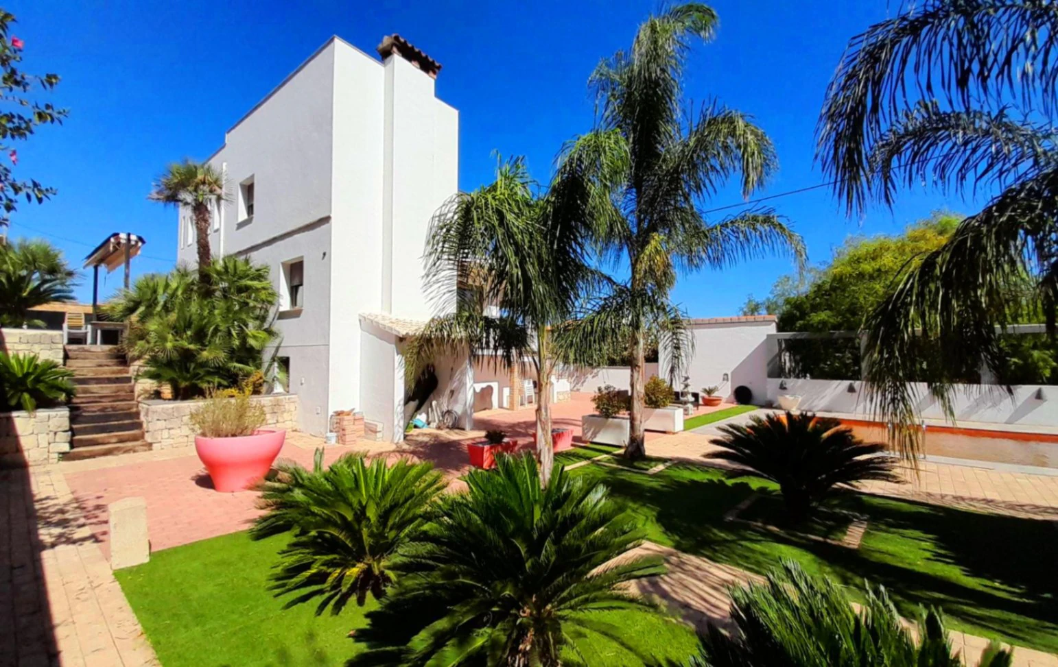 Villa Reformada en el Montgó.