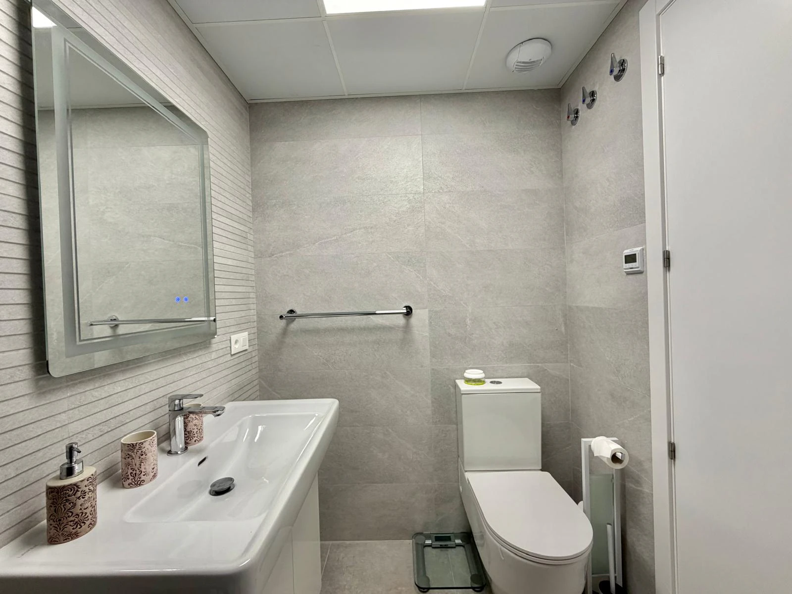 Exclusiva planta baja con 3 dormitorios en venta en Denia a pasos del centro y de comercios