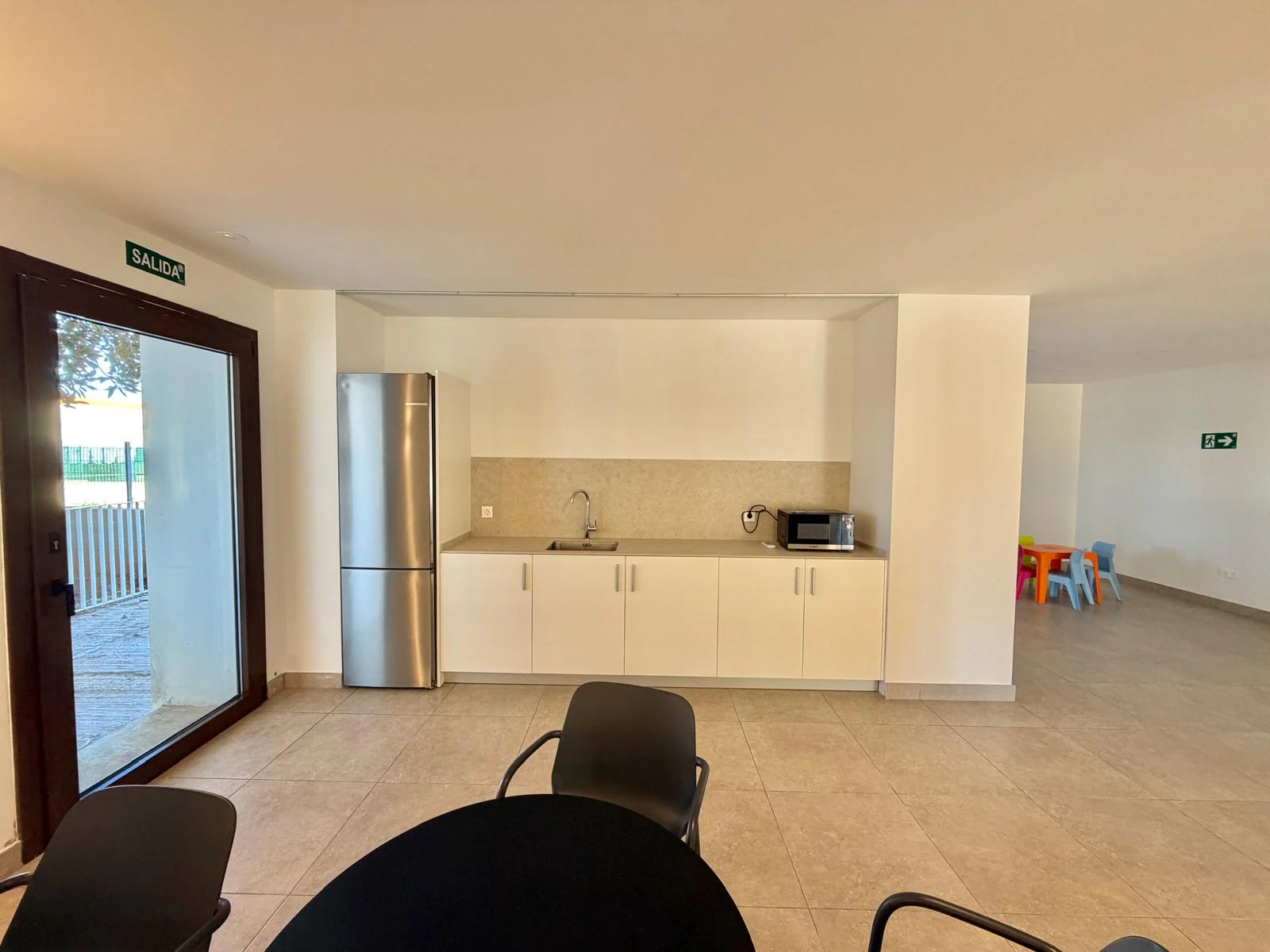 Exclusiva planta baja con 3 dormitorios en venta en Denia a pasos del centro y de comercios