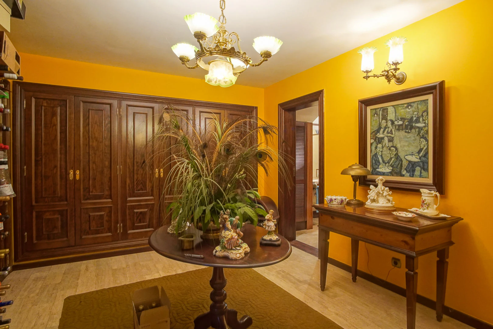 Villa con piscina a la venta en Denia, con vistas parciales a la montaña y castillo.