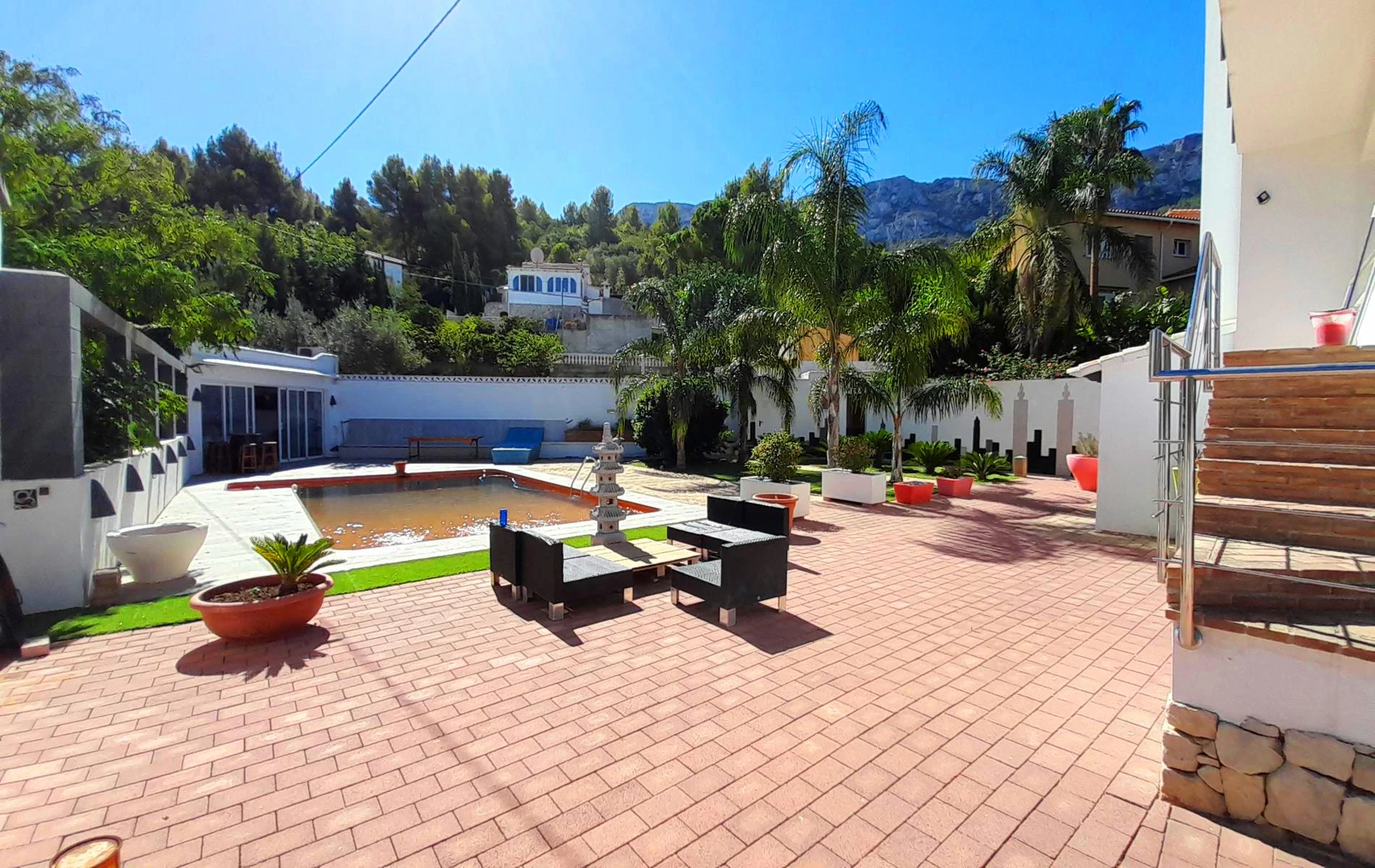 Villa Reformada en el Montgó.