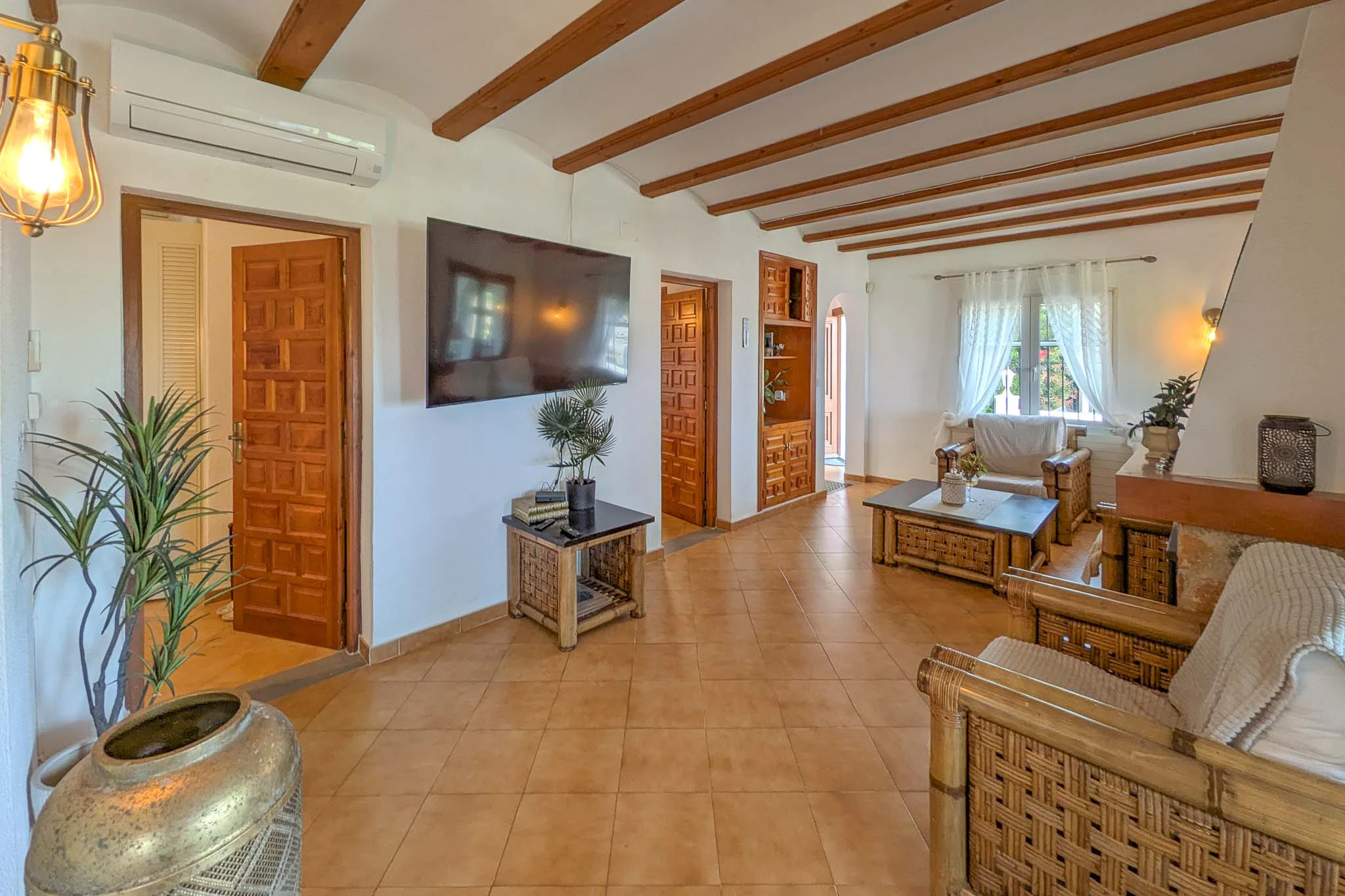 Exclusiva vivienda con piscina y vistas panorámicas al Montgó