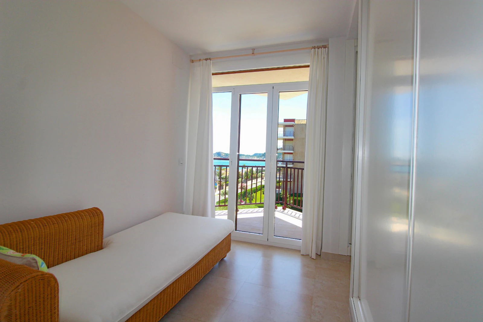 Schöne Wohnung zur Miete in Javea mit Meerblick