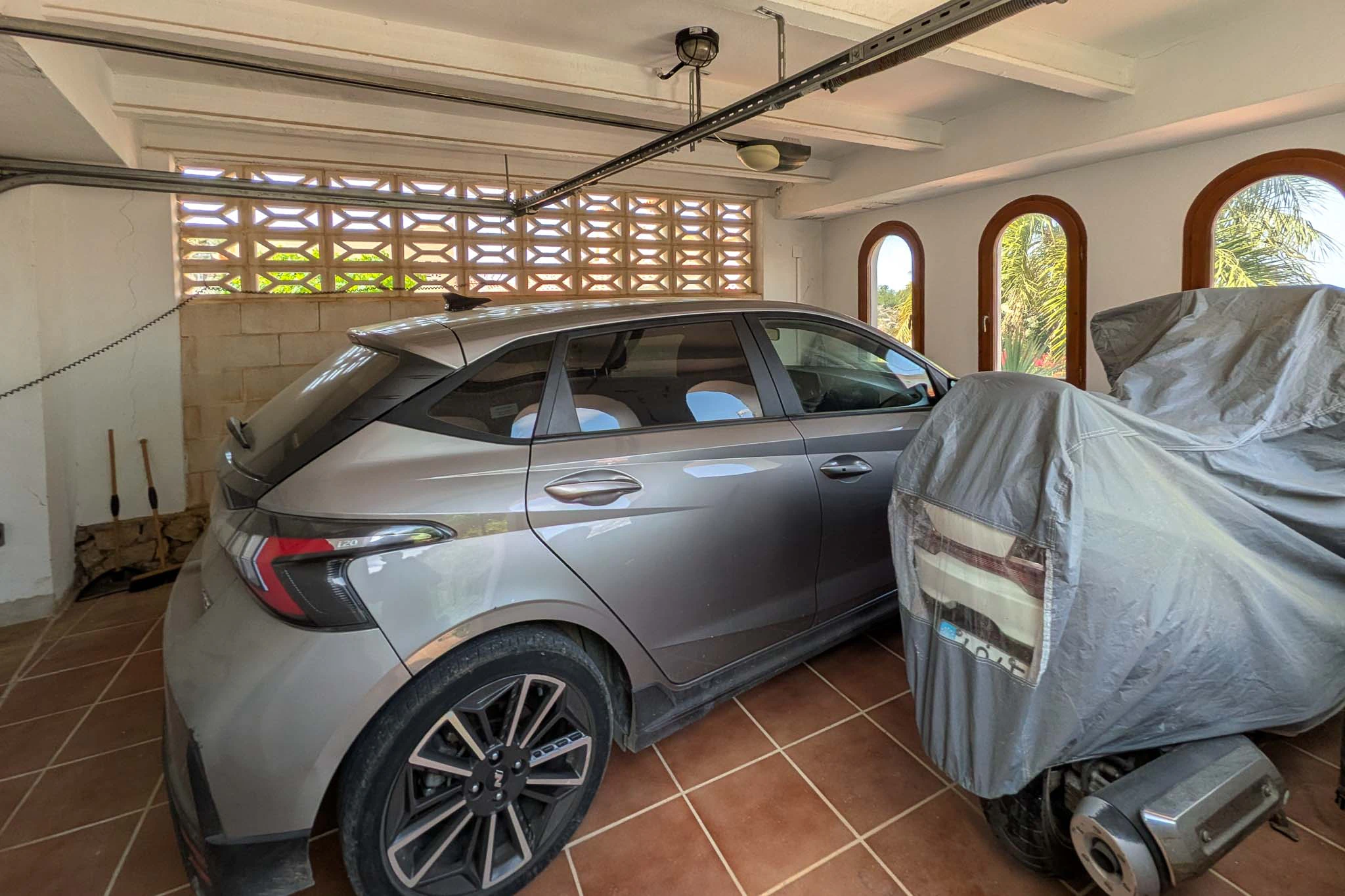 Exclusiva vivienda con piscina y vistas panorámicas al Montgó