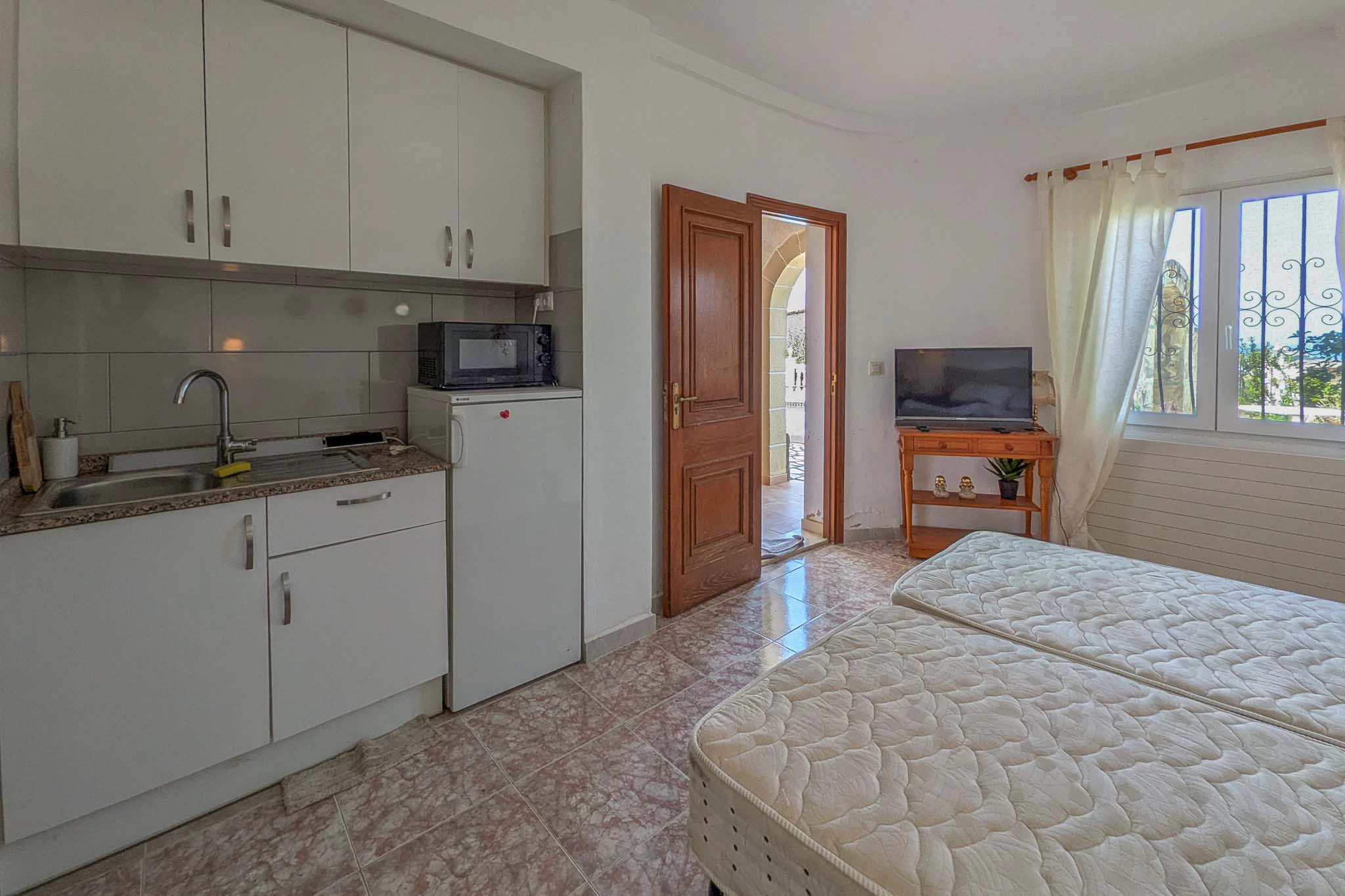 Exclusiva vivienda con piscina y vistas panorámicas al Montgó