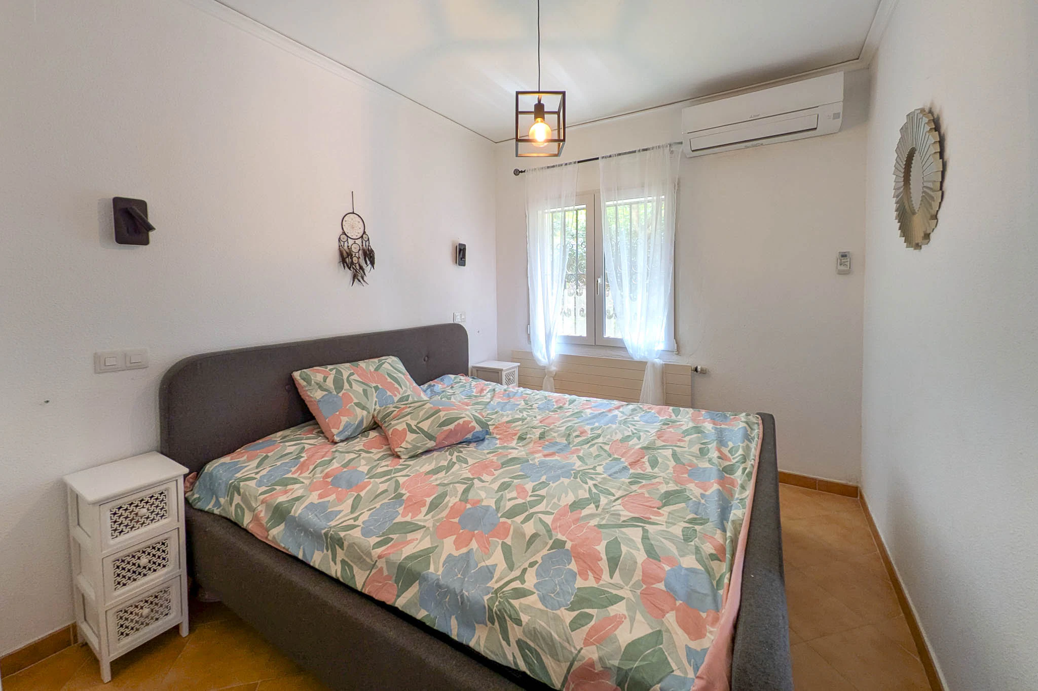 Exclusiva vivienda con piscina y vistas panorámicas al Montgó