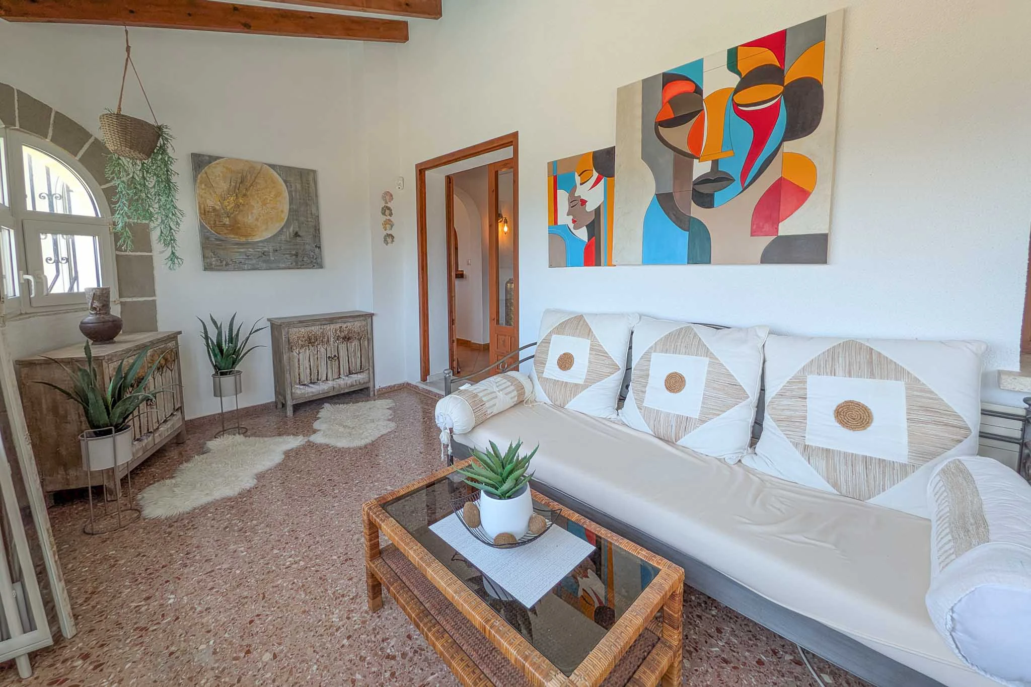 Exclusiva vivienda con piscina y vistas panorámicas al Montgó