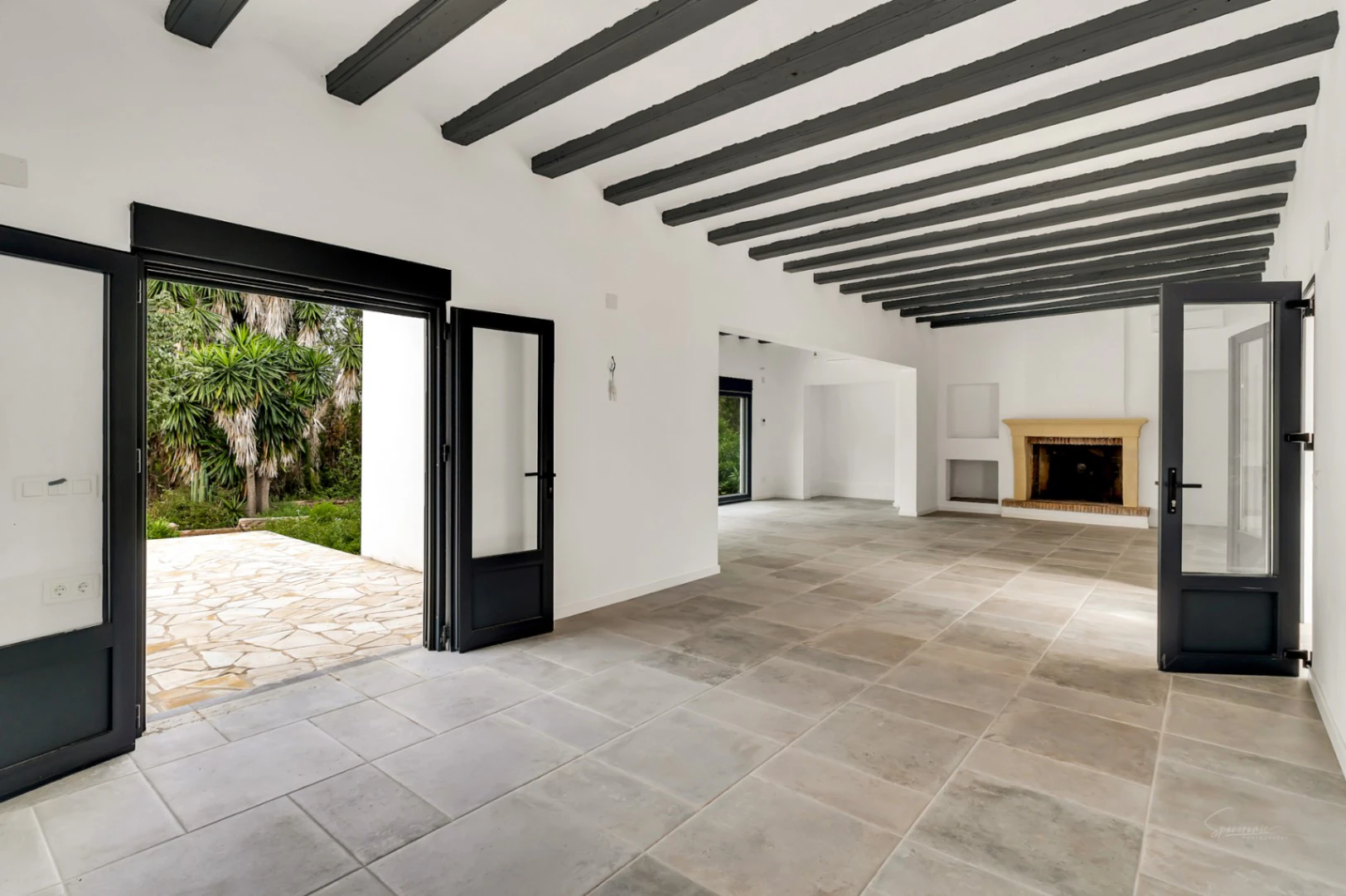 Bonita finca de estilo Andaluz construida en una gran parcela
