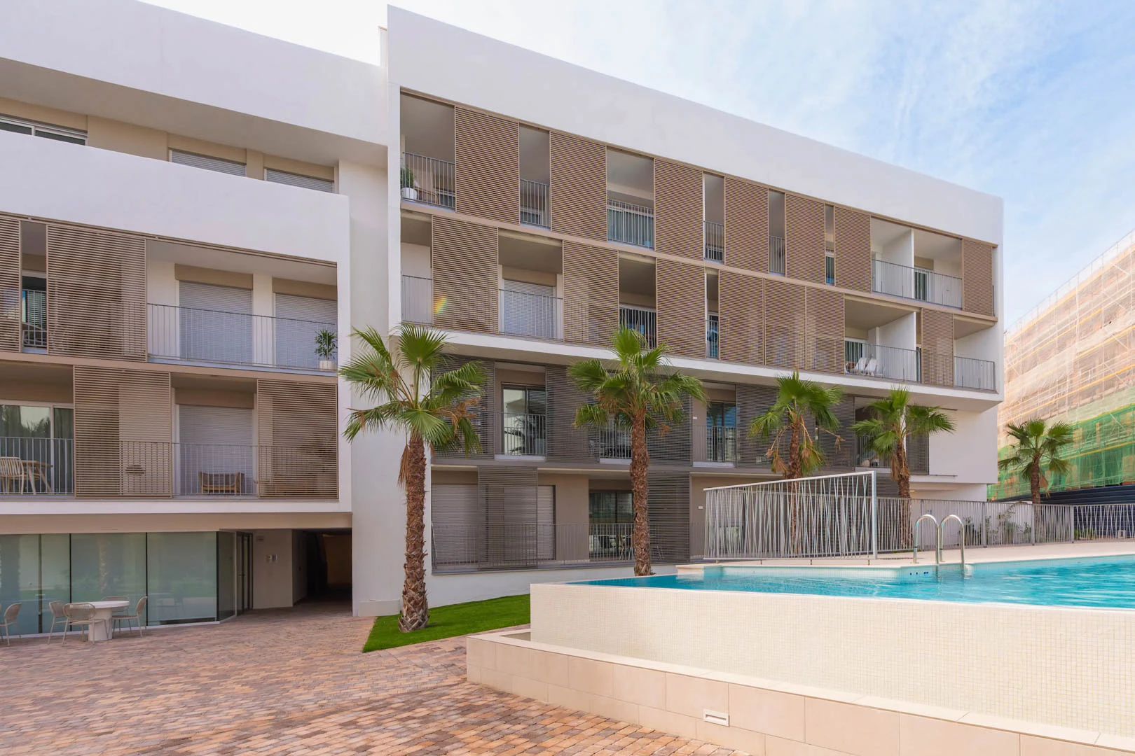 Nieuwe woning met een onverbeterlijke ligging tussen het dorp en de haven in Jávea.
