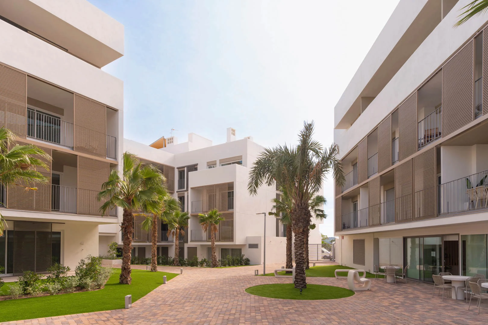 Nieuwe woning met een onverbeterlijke ligging tussen het dorp en de haven in Jávea.