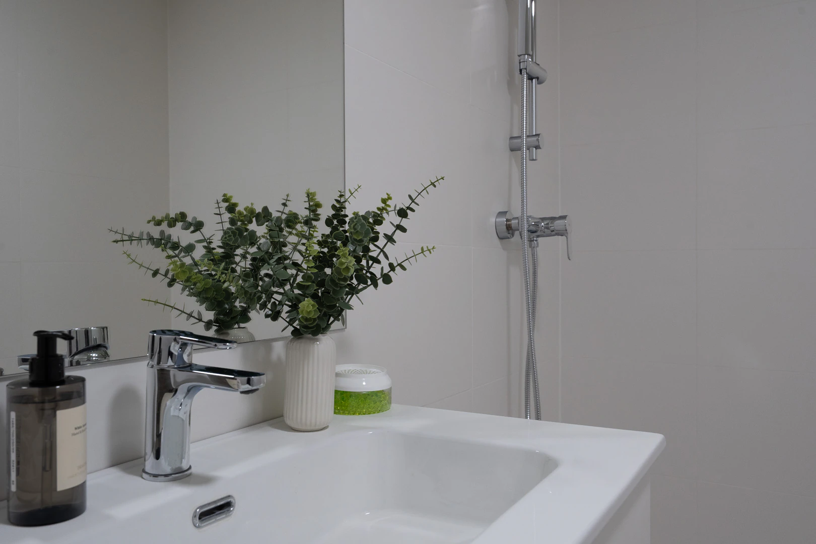 Nieuwe woning met een onverbeterlijke ligging tussen het dorp en de haven in Jávea.