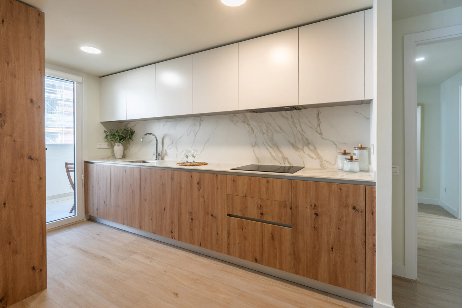 Nieuwe woning met een onverbeterlijke ligging tussen het dorp en de haven in Jávea.
