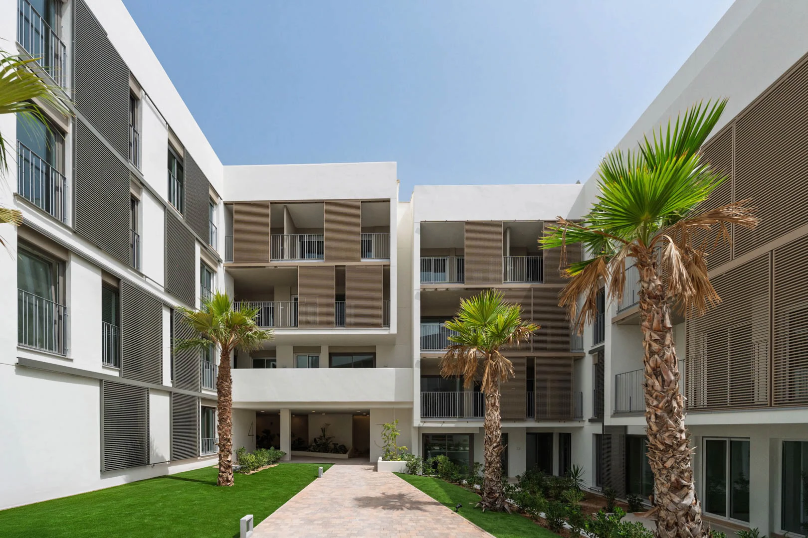 Nieuwe woning met een onverbeterlijke ligging tussen het dorp en de haven in Jávea.