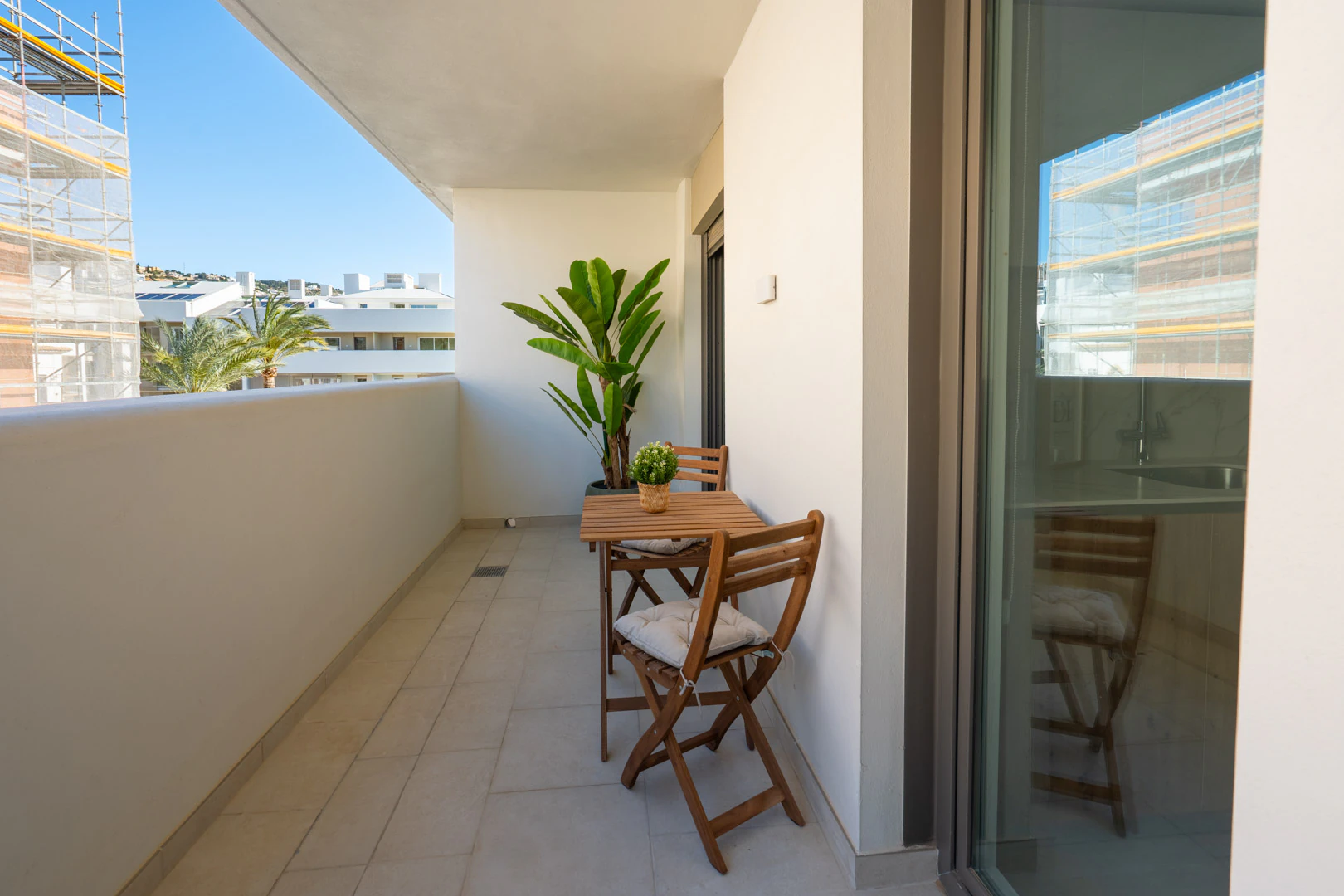 Nieuwe woning met een onverbeterlijke ligging tussen het dorp en de haven in Jávea.