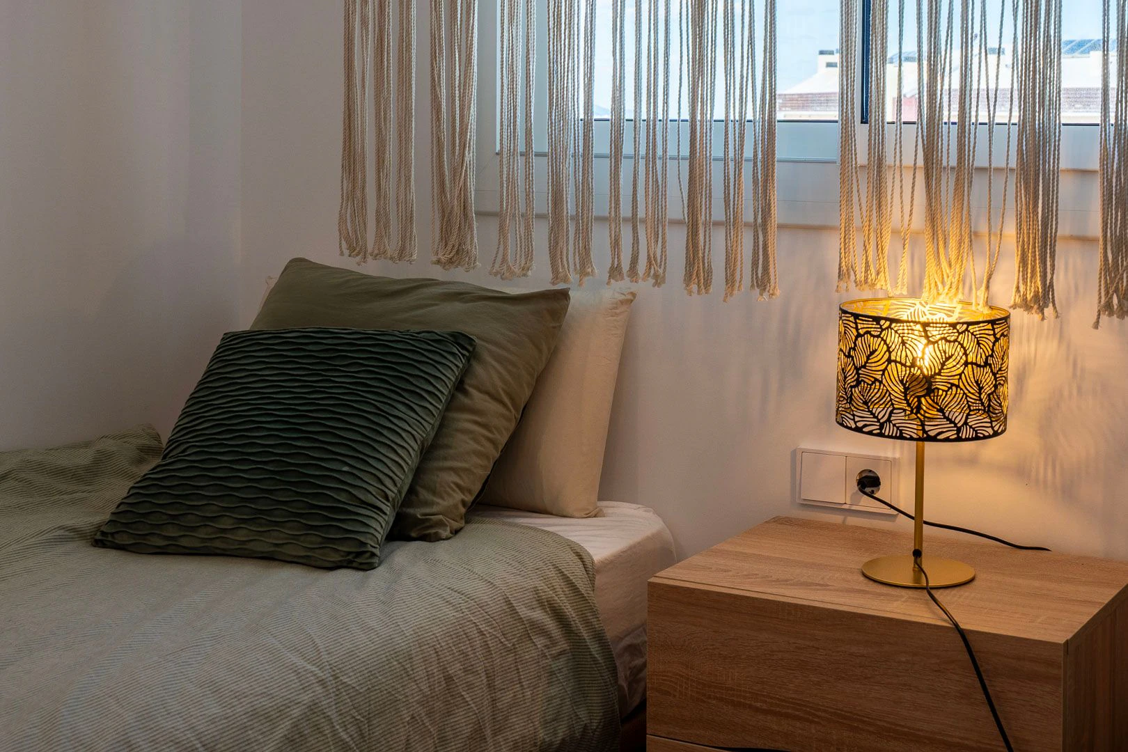 Fantástico ático moderno en primera línea de playa en venta en Denia