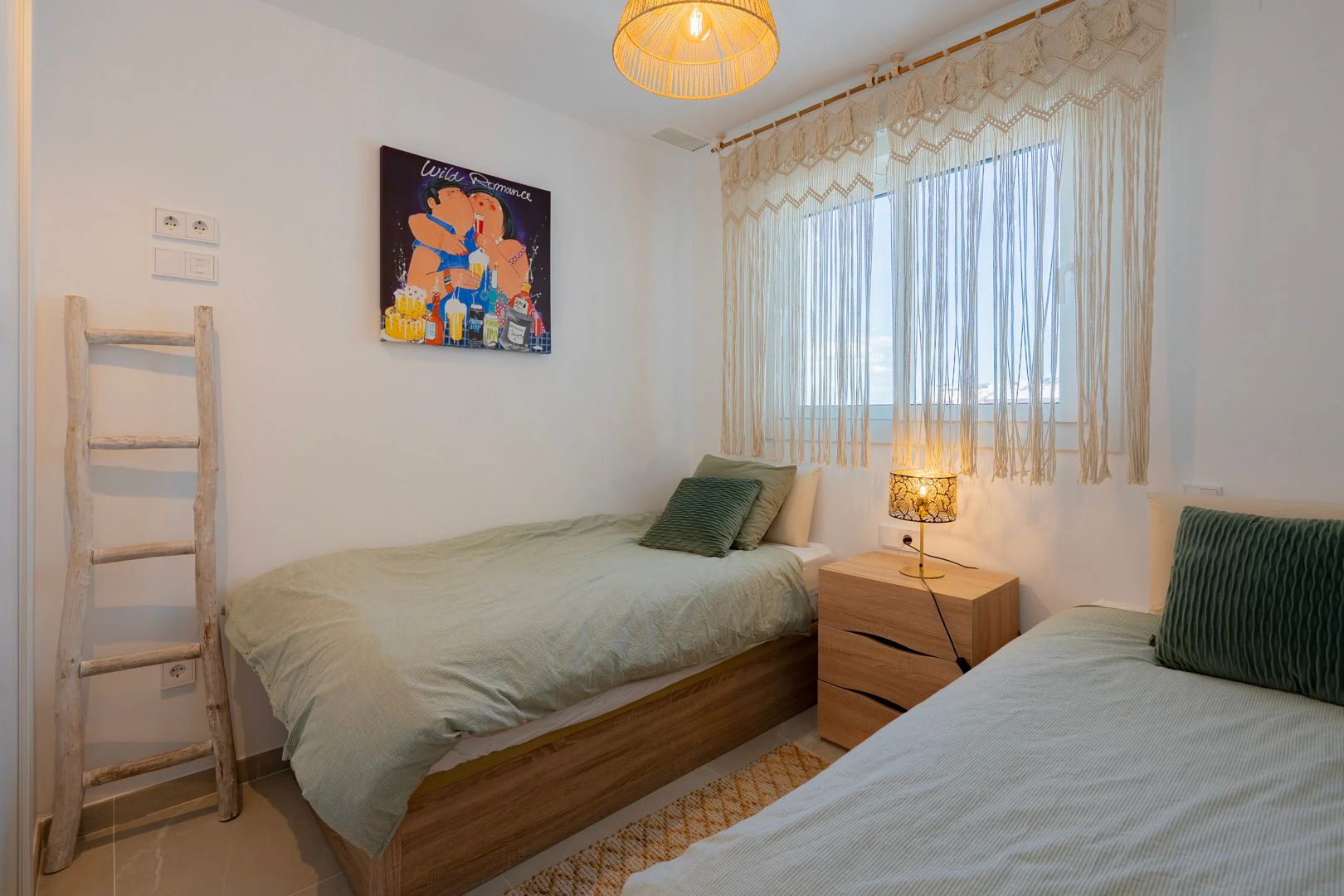 Fantástico ático moderno en primera línea de playa en venta en Denia